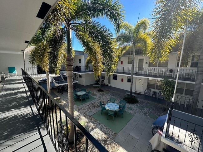 Building Photo - 1300 N 17th Ave Unit 207 Rental