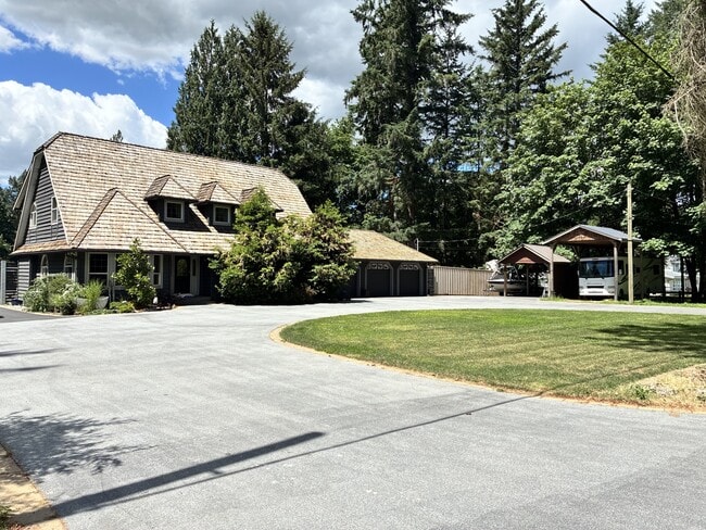 Building Photo - 13369 Park Ln