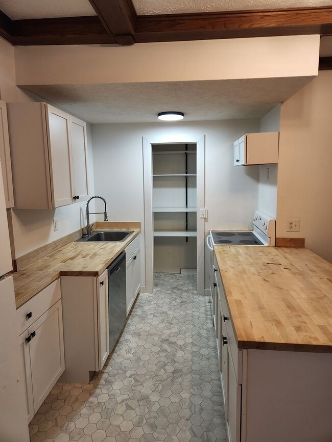 Building Photo - 524 N 50th St Unit 1 Rental