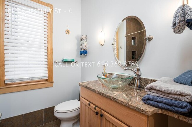 Photo - 11 E Chestnut St