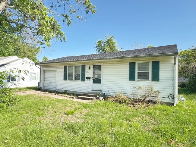 Building Photo - 1016 Christopher St