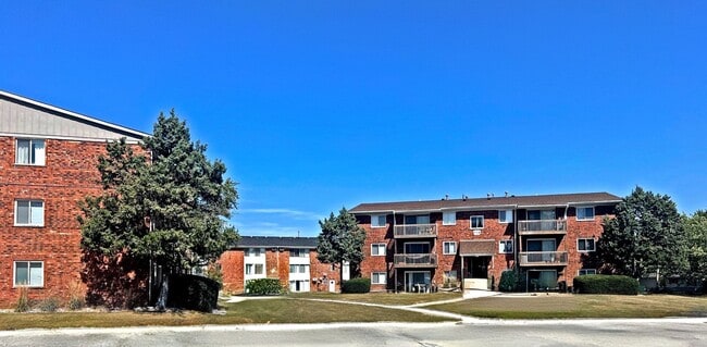 Photo - Modern 2-Bedroom Apartments in Crown Point, IN – Pet Friendly! Unit 928-101