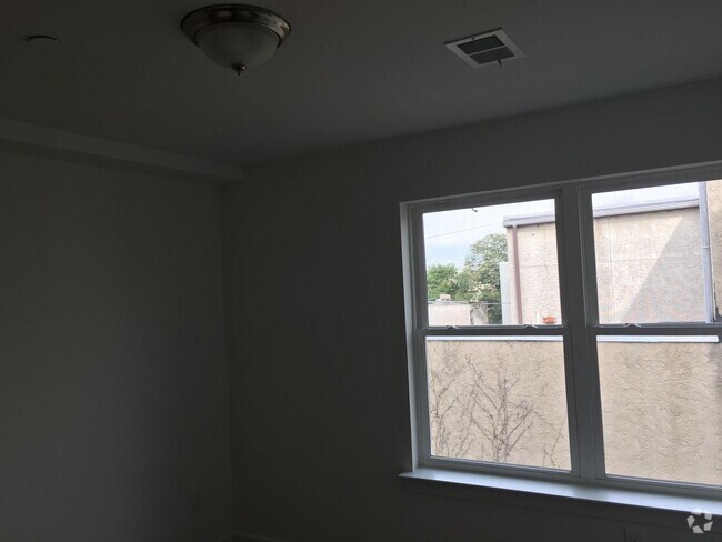 Building Photo - 3503 Haverford Ave Unit C Rental