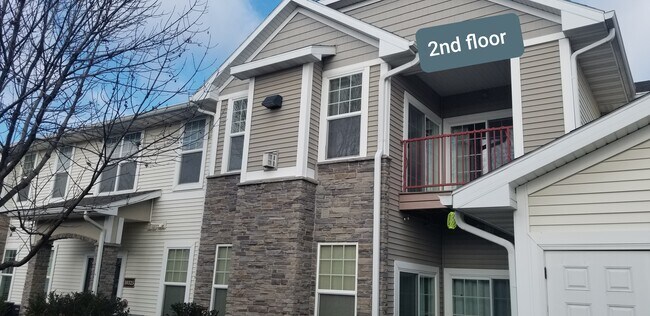 2nd floor - 10325 Providence Dr Unidad 208 Rental