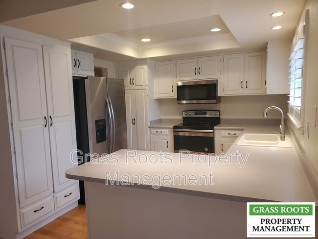 Photo - 18250 Lake Forest Dr