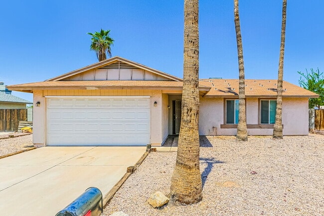Building Photo - 736 W El Prado Rd Rental