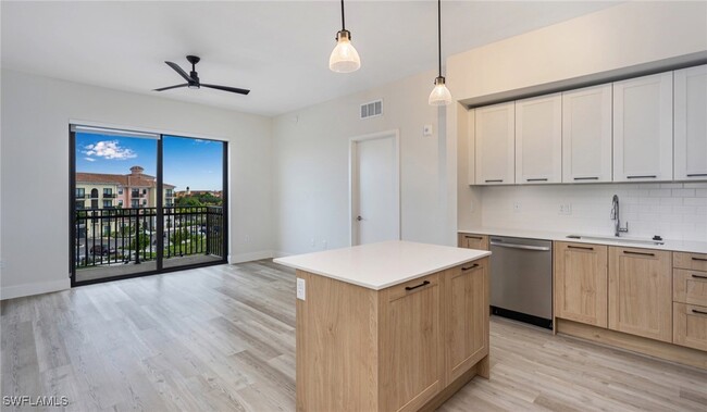 Building Photo - 22980 Vista Edera Cir Unit 4-315 Rental
