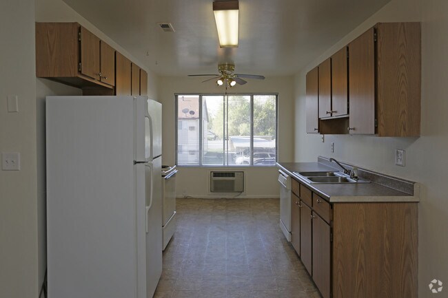 Photo - Aspen Pines Apartments