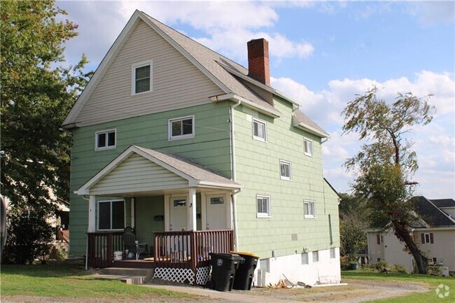 Building Photo - 2895 Cedar St Rental