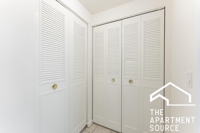 540 W Roscoe St Unit 172