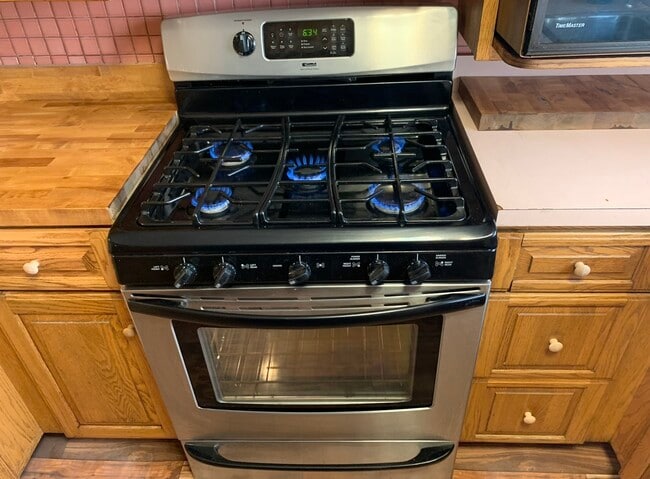 Photo - 62 Oakmont Dr