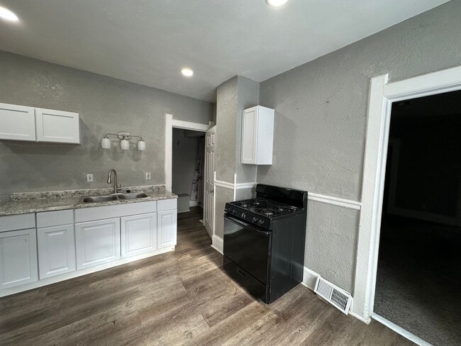 Photo - 2541 N 15th St Unit Lower