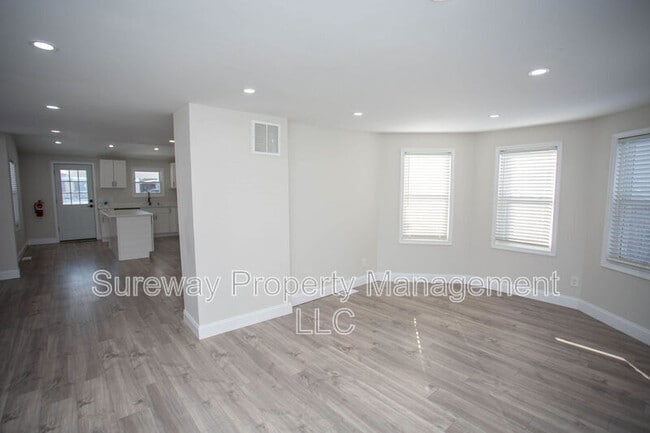 Photo - 200 Chestnut St