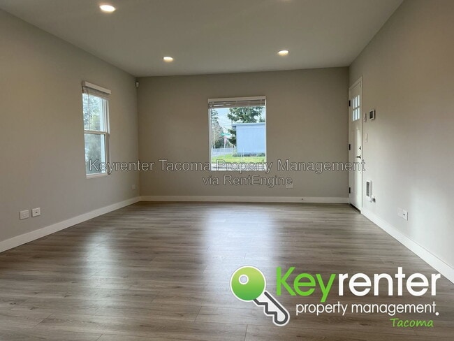 Photo - 1827 S Washington St