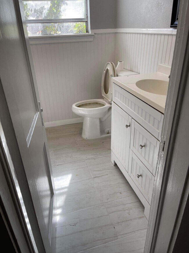 Photo - 314 W Murray St
