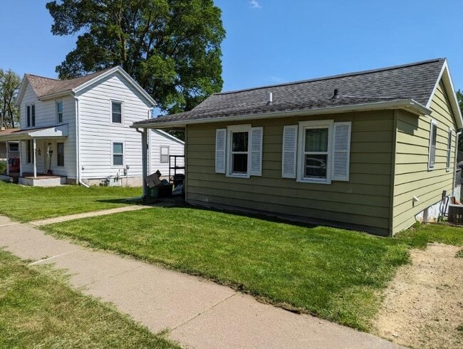 Photo - 365 W Madison St