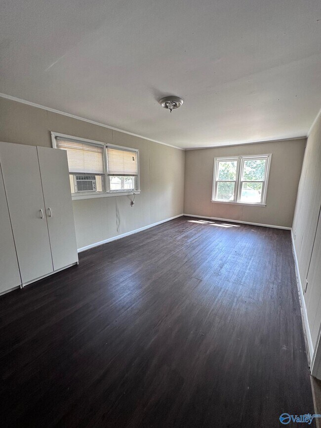 Photo - 2502 Hill St NW