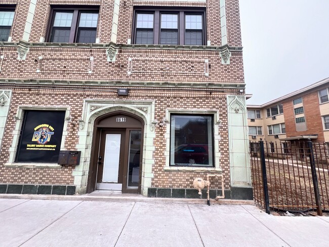 Building Photo - 8617 S Ashland Ave