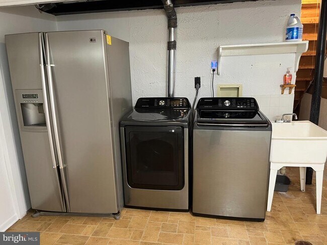 Photo - 5608 Heming Ave