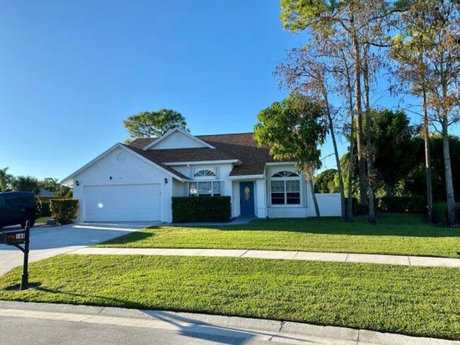 Photo - 104 Van Gogh Way