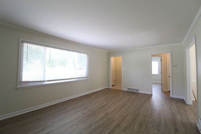 2206 Somerset Dr