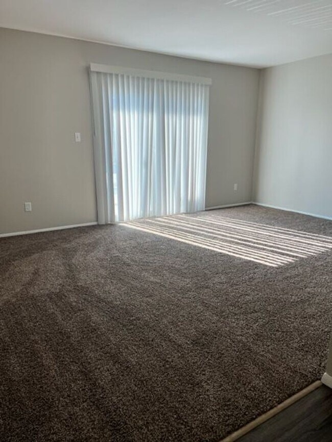 Photo - Abbey Lane Apartments Unit I5