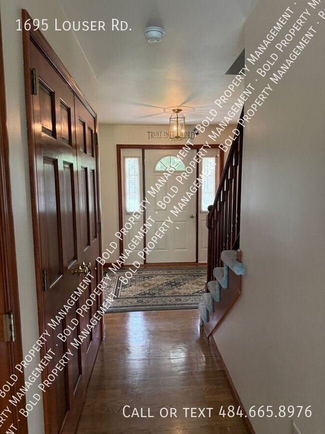 Photo - 1695 Louser Rd