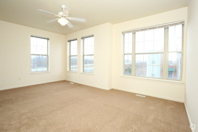 Town Commons Apartments