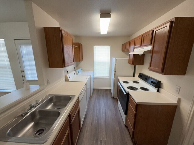 5804 Greengate Dr Unit 5804 Greengate Dr Unit B