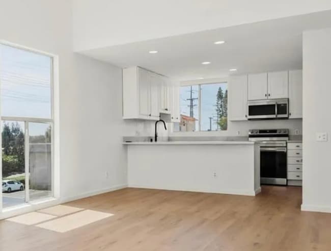 Photo - 1124 Eureka St