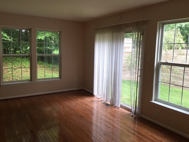 Photo - 8701 Rochelle Dr