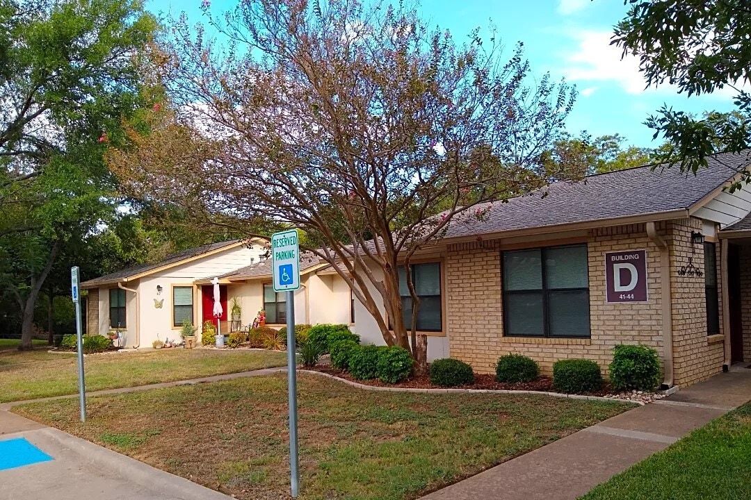 Photo - 1001 Pecan Valley Dr