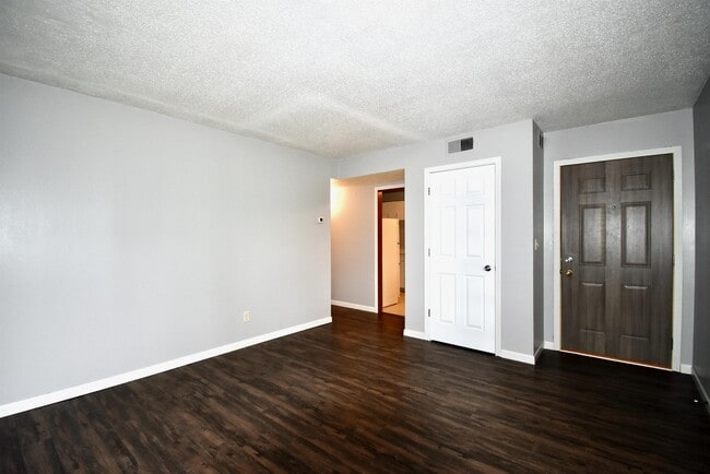 Building Photo - 413 4th Ave E