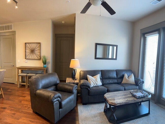 Photo - 6000 Carnegie Blvd Unit ID1344165P