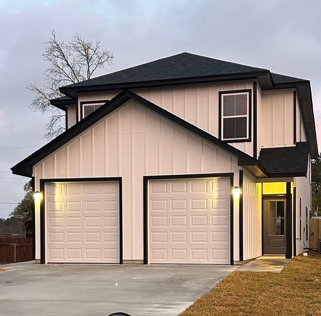 Building Photo - 8427 Harvard Dr Unit 8427 Harvard