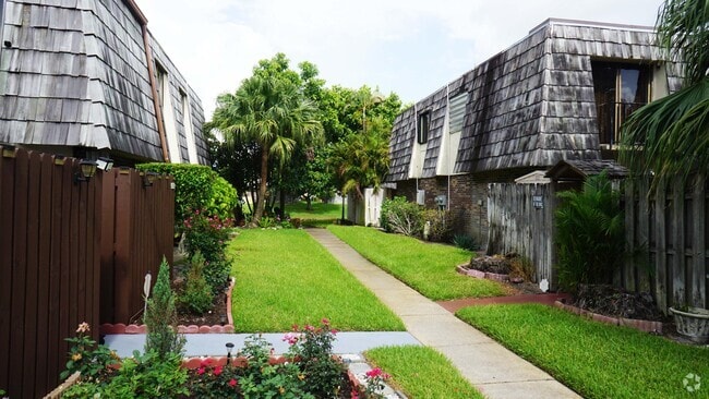 Building Photo - 1555 Fores Forest Lk Rental