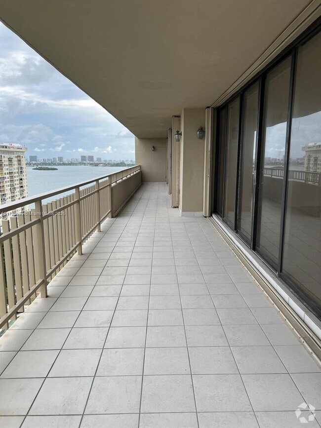 Building Photo - 11113 Biscayne Blvd Unit 1952 Rental