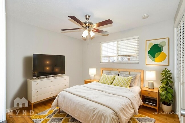 Photo - 381 Marquette Dr