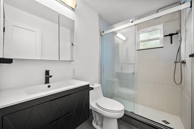 Photo - 4618 McKinney St Unit 2