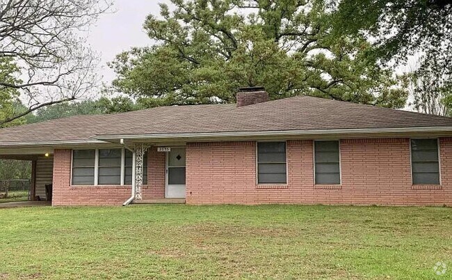 Building Photo - 3095 E Houston St Rental