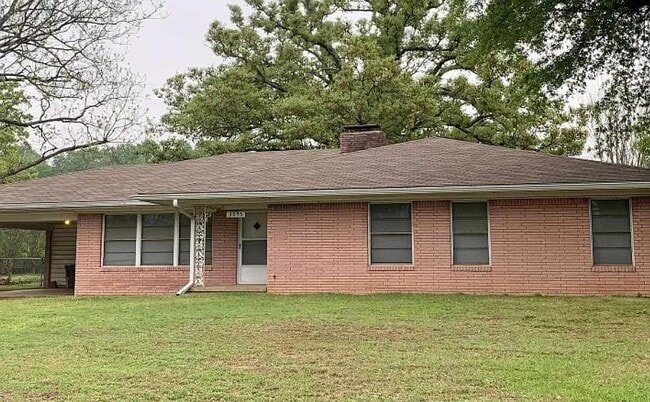 Photo - 3095 E Houston St House