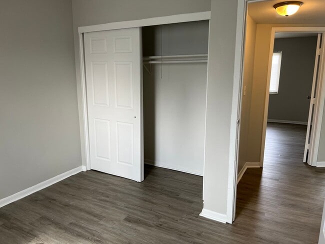 Photo - East Ridge Apartments - Remodeled 2 bedroom unit w/ Balcony Unidad 2304 N Ritter Ave- 12