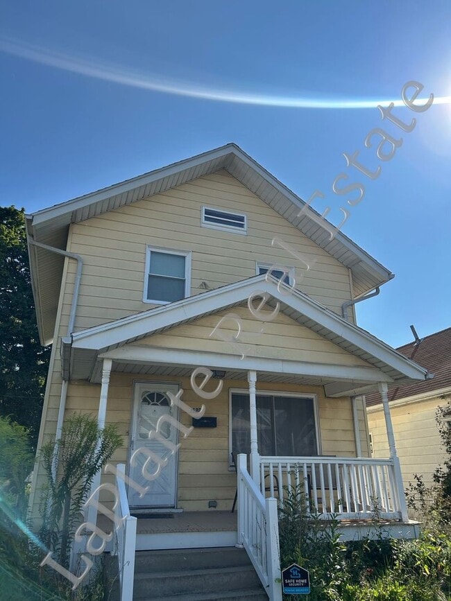 Building Photo - Cozy 3-Bedroom Home Ready for Move-In