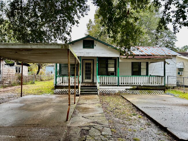 107 N 4th St