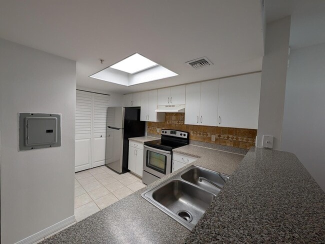Photo - 5001 Wiles Rd Unit 105