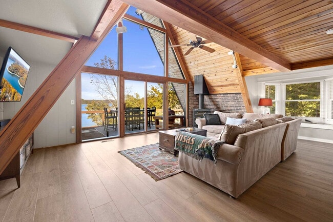 Photo - 9063 Mundell Rd Unit ID1365316P