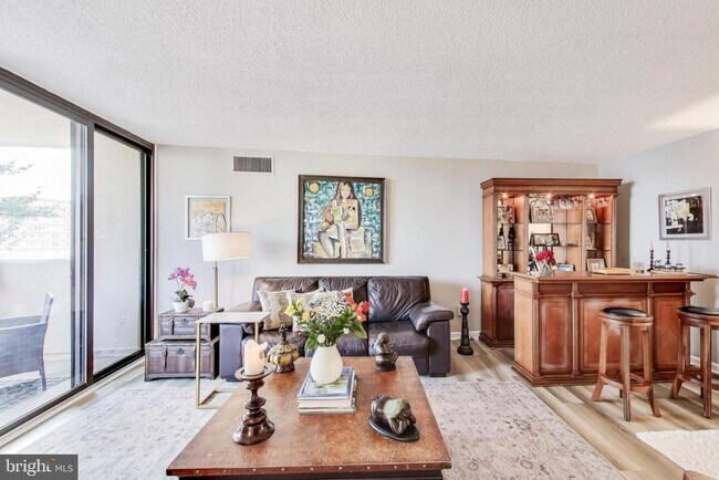 Photo - 1101 S Arlington Ridge Rd Unidad 305