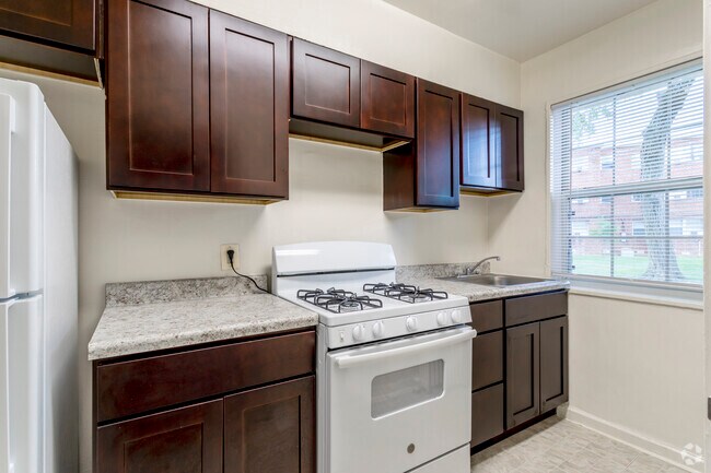2 BR, 1 BA - 630 SF Renovated