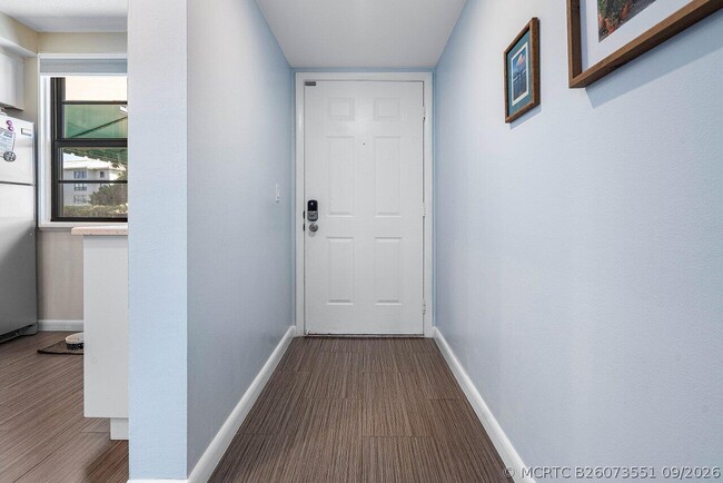 6121 Balboa Cir Unit 103