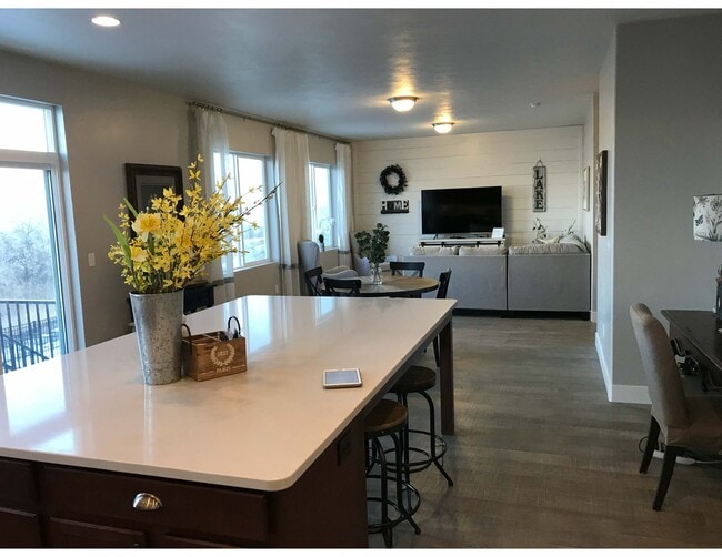 Photo - 2672 S Shorewood Dr